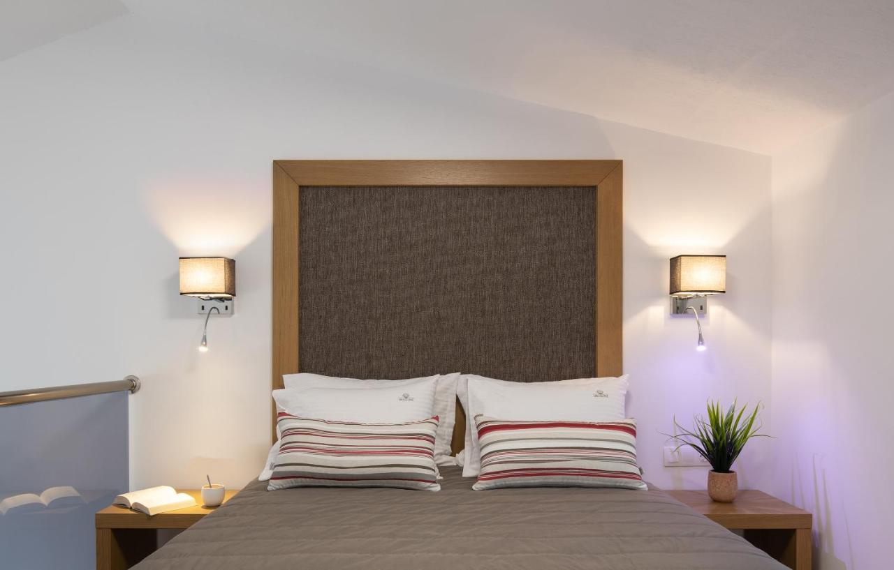 Imagine Luxury Suites Nikiti  Eksteriør billede
